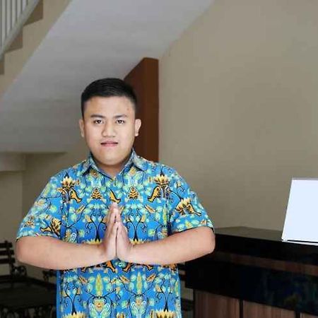 Cah Ayu Guest House Malang Exterior foto