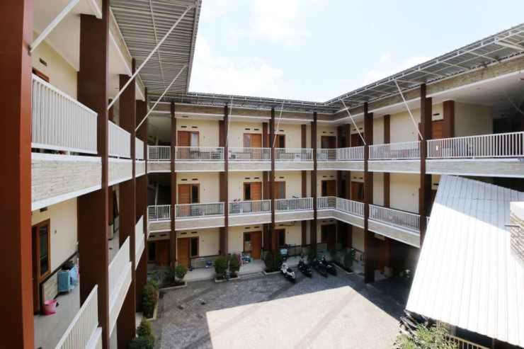 Cah Ayu Guest House Malang Exterior foto